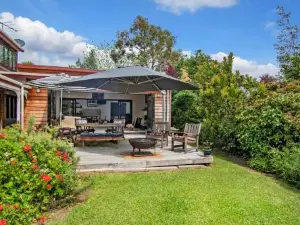 Westhay Stables - Paparoa Holiday Home