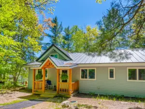 Au Train Riverfront Cottage - Peaceful and Clean!  3Br + Loft.  Guest Favorite!