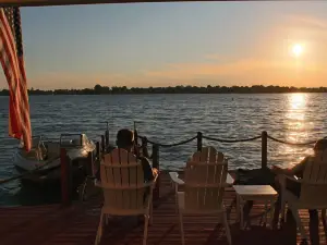 Sunset Cottage - Lakefront Cottage on Indian Lake