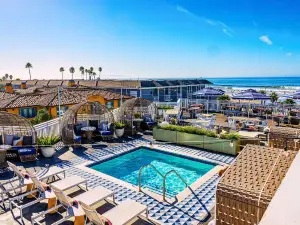 Inn at the Pier Pismo Beach, Curio Collection by Hilton
