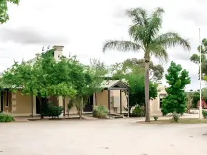 Pirathon Country Estate