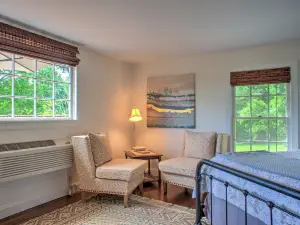 Cozy Efficiency with Scenic Deck Retreat - Charming Historic Hideaway