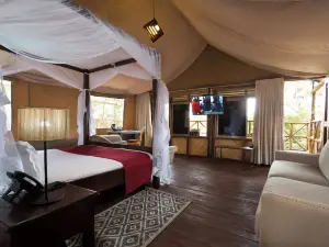 Nokras Enkare Luxury Tented Camp Sagana