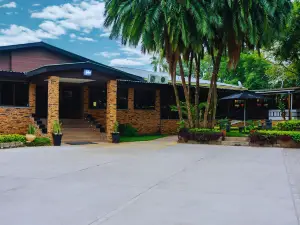 Casa Mia Lodge & Restaurant