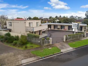 Hamilton Townhouse Motel