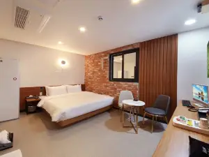 Jinju Hotel Vovo