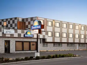 Days Inn by Wyndham Sylvan Lake