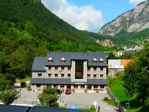 Complejo Turístico Bielsa Hotel y Camping