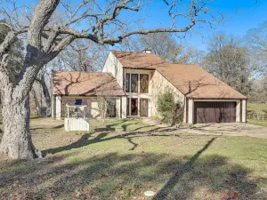 Ranch-Style Brookshire Home w/ Deck + Hot Tub!