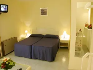 Ona Marbella Inn