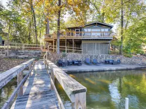 Private Dock & Deck: Lakefront Hot Springs Home!