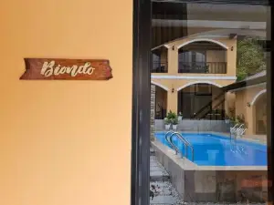 Villa Naranja Pagudpud - Biondo