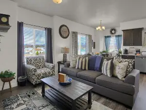 ✔️Fabulous Luxury Apt ✔️ Fast WiFi ✔️ 4KHDTV ✈ Hill AFB