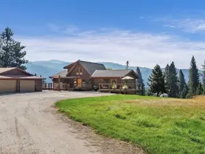Cedar Cabin with Mountain View’s
