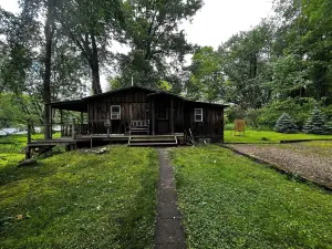 Riverside Retreat on 425' of Allegheny River frontage with large, flat area