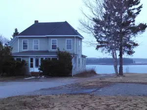 Beach Victorian Bluff!