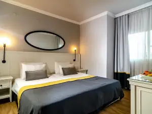 Royal Plaza Hotel