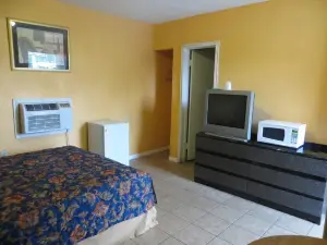Travel Inn & Suites