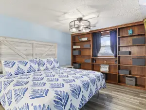 Gentle Lot with Swim Area and Dock Amenities - Captivating Fishing Haven