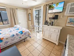 Studio, North Myrtle - Dogs Allowed!