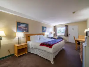Canadas Best Value Desert Inn & Suites