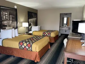 Deluxe Inn & Suites