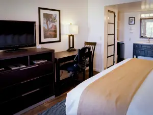 Pines Inn & Suites