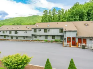 Smoketree Lodge