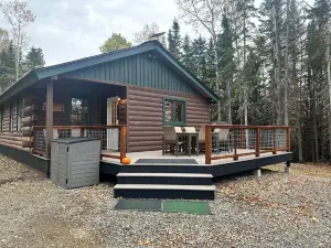 Cozy Up Cabin - Close to Downtown Rangeley