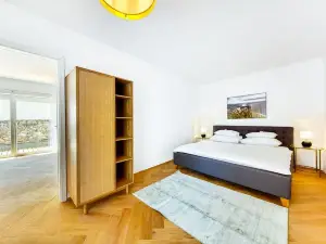 Deluxe Apartment with Terrace and Parking in the Historic City Centre of Krems an der Donau