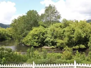 Upstairs Historic 1 Bedroom 1 Bath Suite with Mini-Kitchen, Porch & River Views