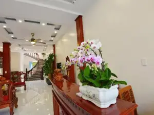 Khach San Đong Phuong