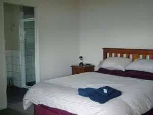 Lawrence Townhouse Accommodation