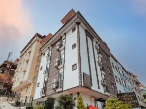 Umut Apartments