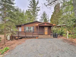 In Golf Community with Pool Access Newland Cabin