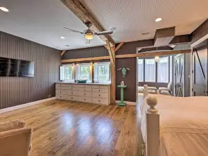 Luxe Barndominium w/ Home Gym, Theater, & More!