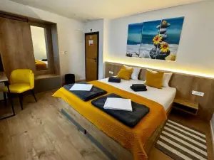 Roomsb