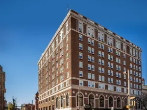 ザ ヨークタウン  ホテル タペストリー コレクション バイ ヒルトン