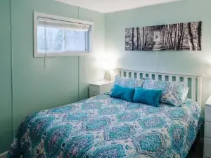 Beach Club of Oscoda Garden Cottage on the Lake