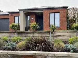 Lakeside Retreat Nagambie- 3BR house