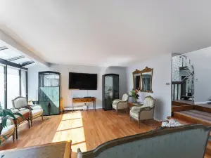 LUXURY BAY SHORE HOME