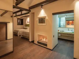 Uvence Arte + Hotel