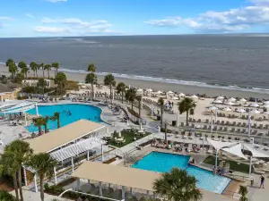 Charming Golf Course Views and Expansive Porch - Beautiful Island Retreat