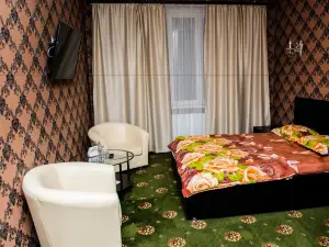 Hotel Plus
