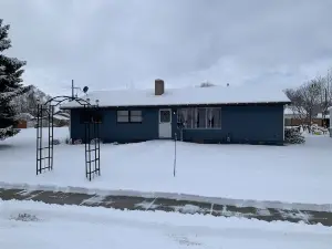 Our little Gem, remodeled and new everything. Close to down town.