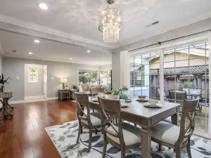 Gorgeous entire house in a Safe & Quiet Neighborhood (SFO/SF/Bart)