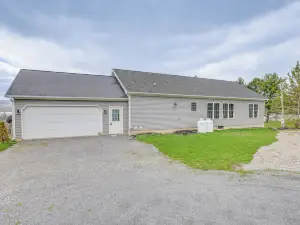 Views of Canandaigua Lake: Middlesex Retreat!