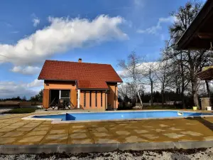 Atractive Detached Villa With Private Heated Swimming Pool and Covered Terrace