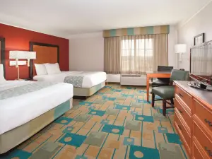 La Quinta Inn & Suites by Wyndham Colorado Springs South AP