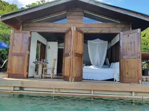 Mango Beach Inn Apartments and The Boat House Studios